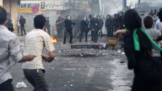 Sobotní protesty v Teheránu.